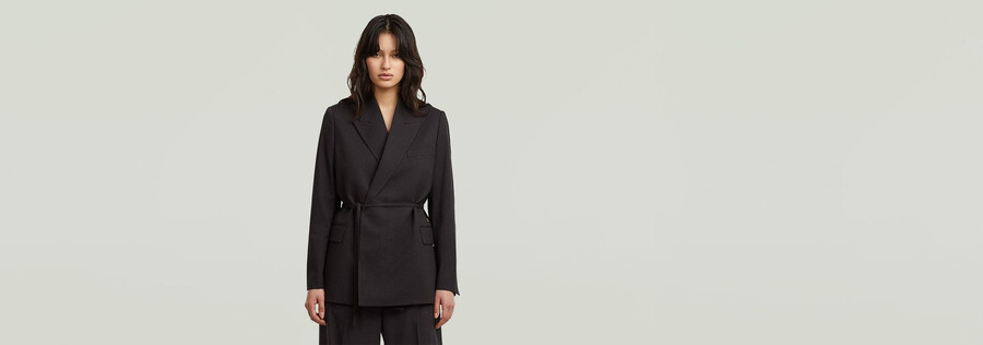 zweireihiger blazer mit gürtel