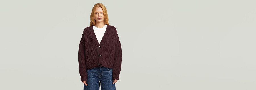 kurze strickjacke mit zopfmuster