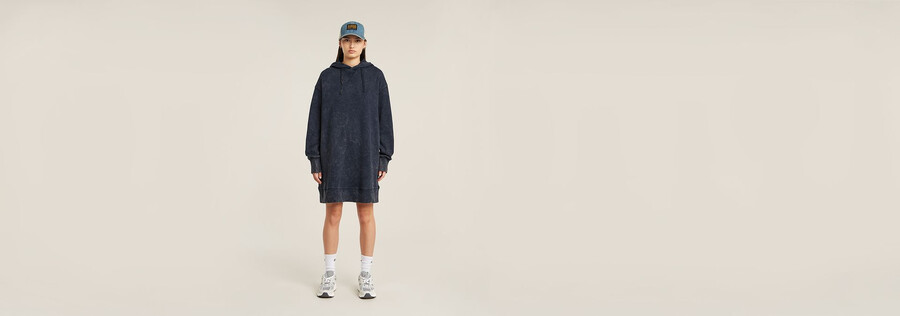 lockeres überfärbtes kapuzenpulloverkleid