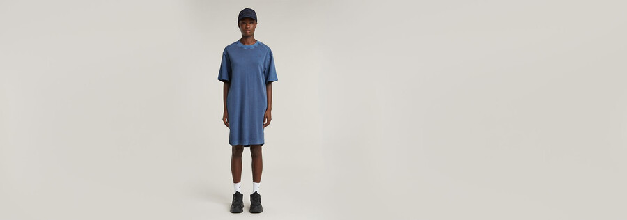 Überfärbtes locker sitzendes t-shirt-kleid mit sattelärmeln