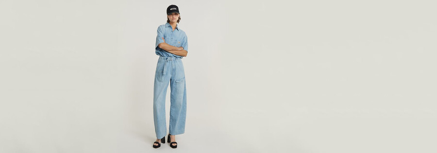 locker sitzende cargo-jeans mit gürtel