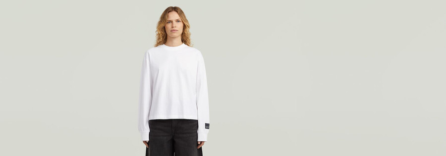 lässiges t-shirt mit rückengrafik