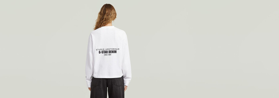 lässiges t-shirt mit rückengrafik