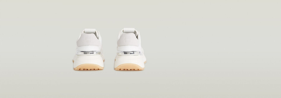 lyn runner low sneakers