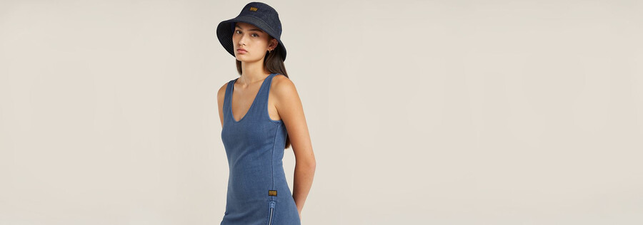 Überfärbtes asymmetrisches reißverschlusskleid