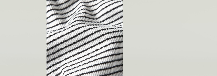 gestreiftes slim-fit-t-shirt