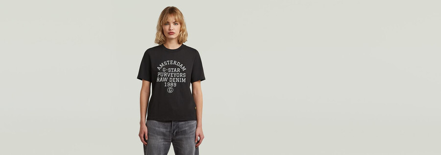 t-shirt mit textgrafik