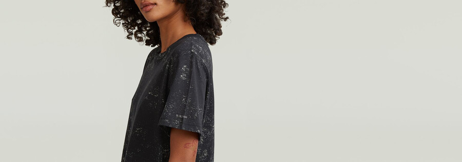 t-shirt mit allover-print