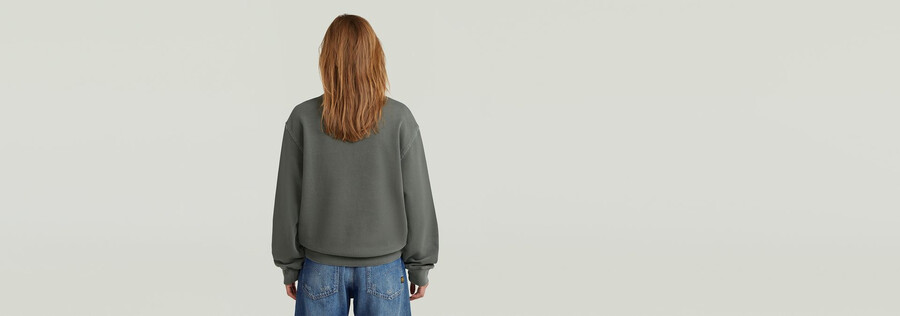 gewaschener lässiger pullover