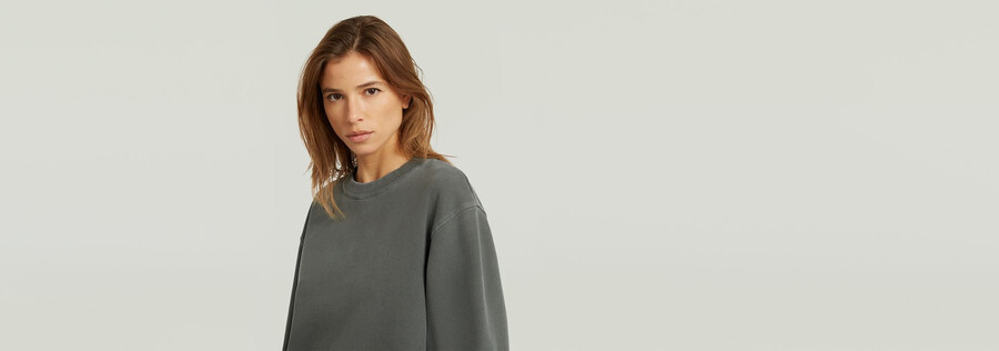gewaschener lässiger pullover