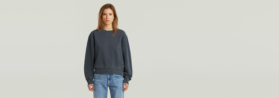 gewaschener lässiger pullover