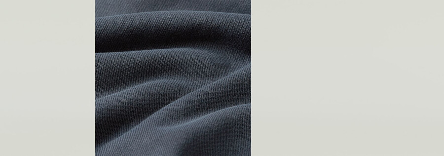 gewaschener lässiger pullover