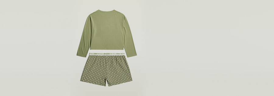 pyjama-set aus t-shirt und shorts