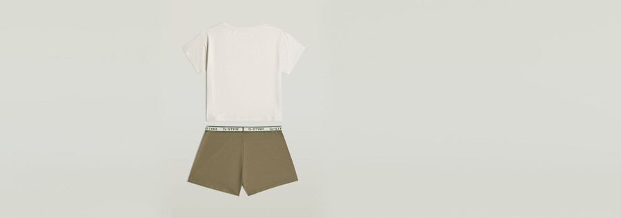pyjama-set aus t-shirt und shorts