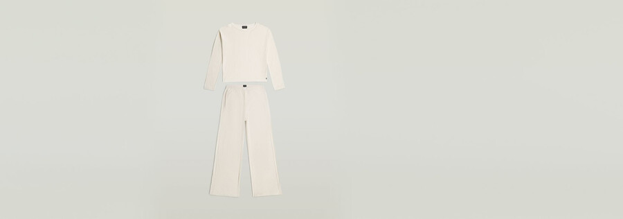 pyjama-set aus t-shirt und hose
