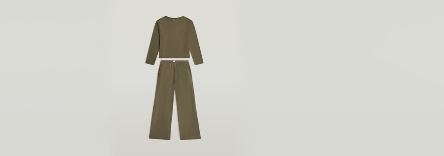 pyjama-set aus t-shirt und hose