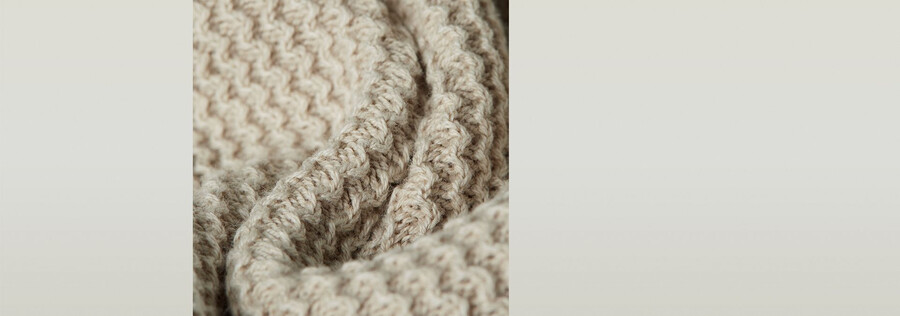 gezackter strickpullover