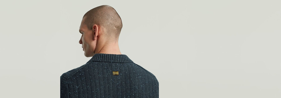 strickpullover mit polokragen und halbem reißverschluss