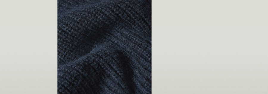 strickstrick mit doppeltem kragen und halbem reißverschluss