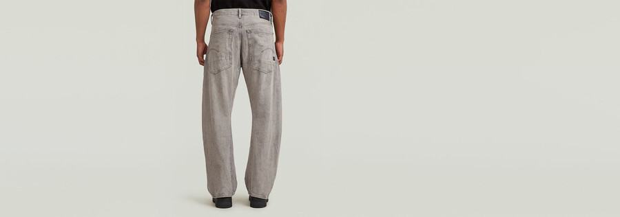 bend loose jeans