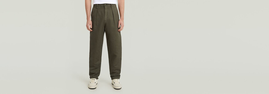 plissierte chino locker geschnitten schmal zulaufend