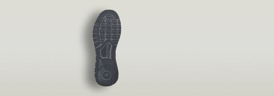 aver dnm sneakers