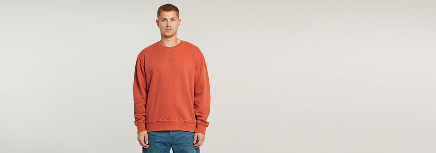 gewaschener lässiger pullover