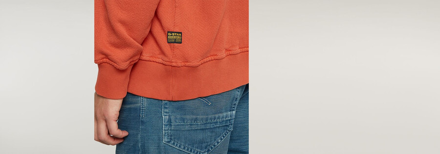 gewaschener lässiger pullover