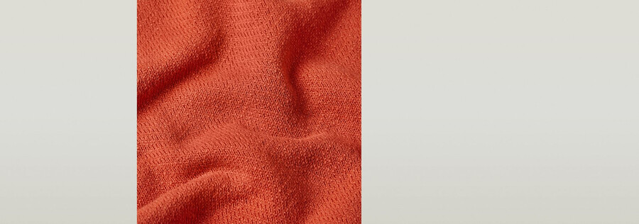 gewaschener lässiger pullover