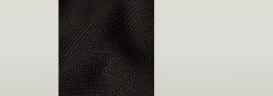 locker geschnittener pullover
