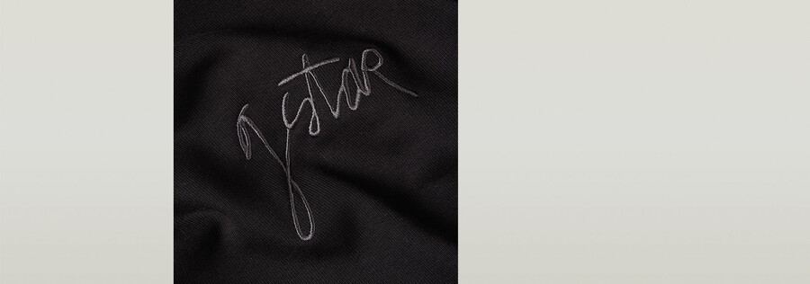 kapuzenpullover mit halbem reißverschluss und schriftzug