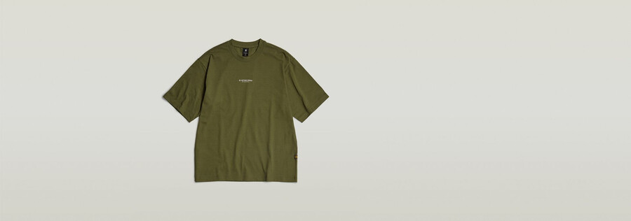 kastenförmiges t-shirt mit mittelschulterausschnitt