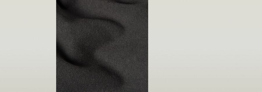 kastenförmiges t-shirt mit überfärbtem brustbereich