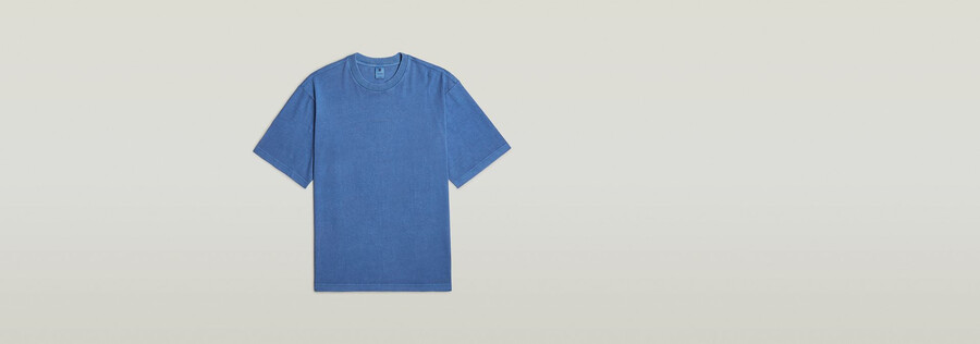 kastenförmiges t-shirt mit überfärbtem brustbereich