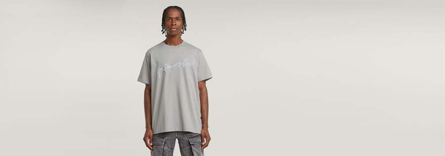 lockeres t-shirt mit g-schriftzug von flock