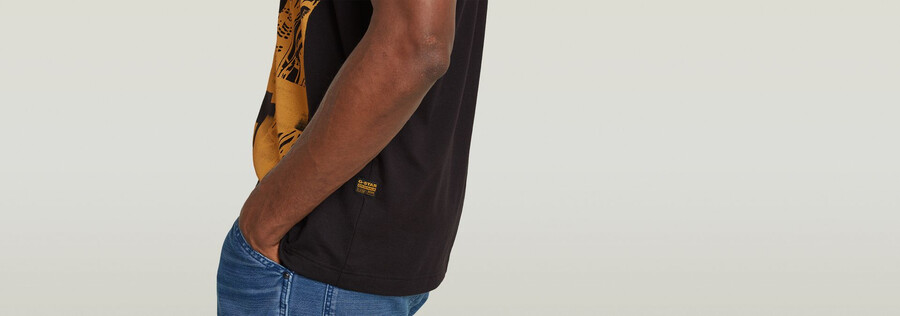 t-shirt mit magazin-print
