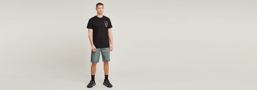 t-shirt mit text auf der brust