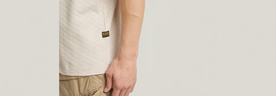 checquard tweeter t-shirt