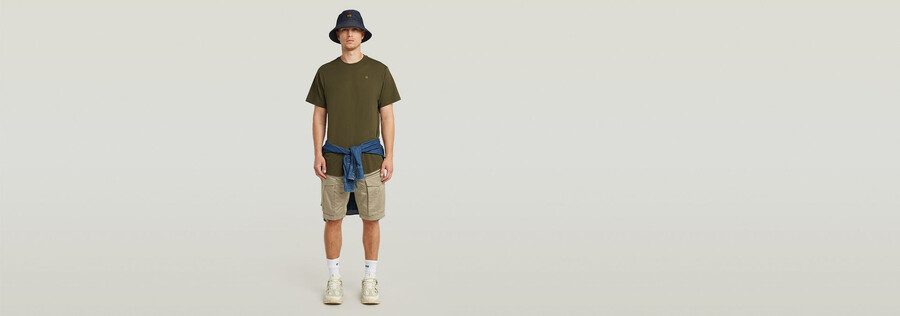 t-shirt mit grafik auf dem rücken