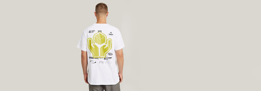 locker geschnittenes t-shirt mit rückengrafik