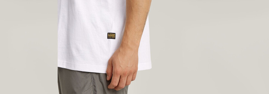 locker geschnittenes t-shirt mit rückengrafik
