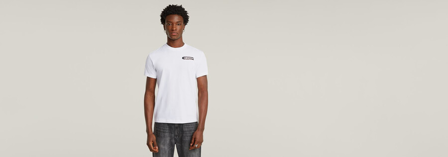 t-shirt mit rückengrafikbogen