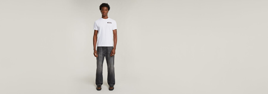 t-shirt mit rückengrafikbogen