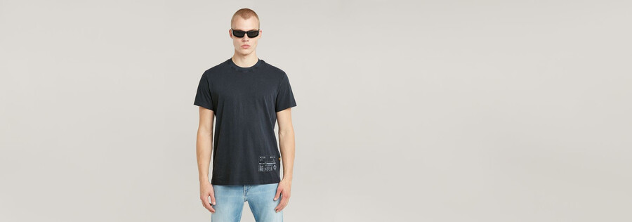 t-shirt mit versandgrafik und Überfärbung