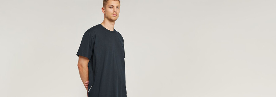 lockeres t-shirt mit nahtdetails