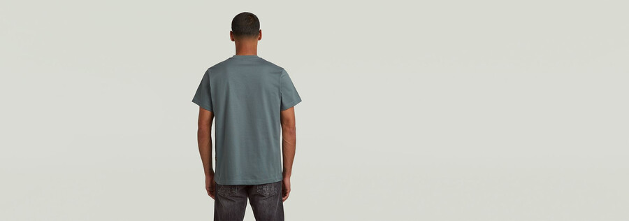 lose t-shirt mit autogramm