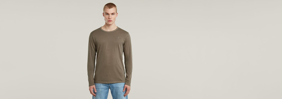 stückgefärbtes t-shirt mit brustlogo