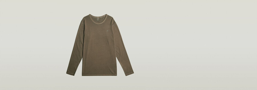 stückgefärbtes t-shirt mit brustlogo