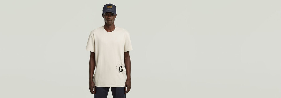 t-shirt mit sprühgrafik