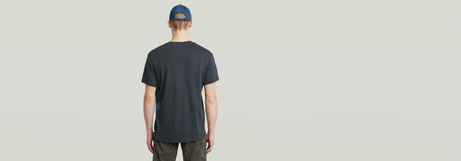 t-shirt mit sprühgrafik